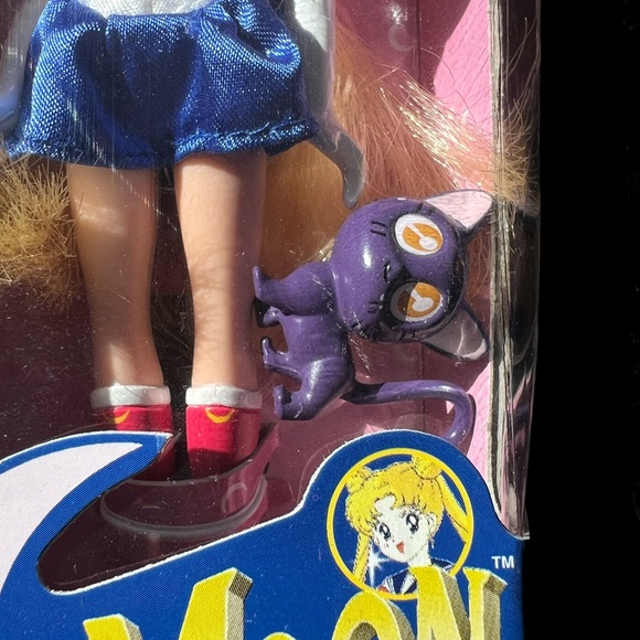 Sailor Moon Wand , locket, jewel box and Doll Collection - Picture 6 of 8